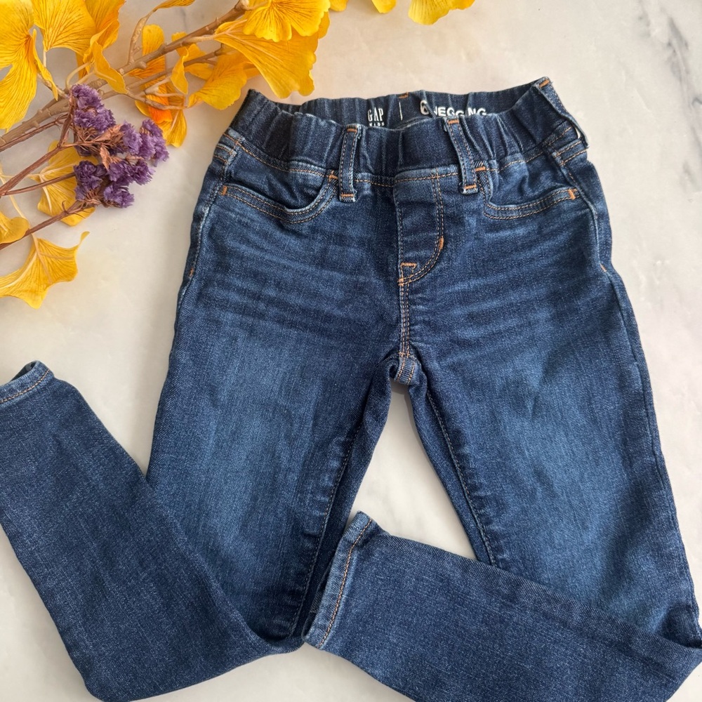 Gap kids medium rinse jeggings size 6, EUC